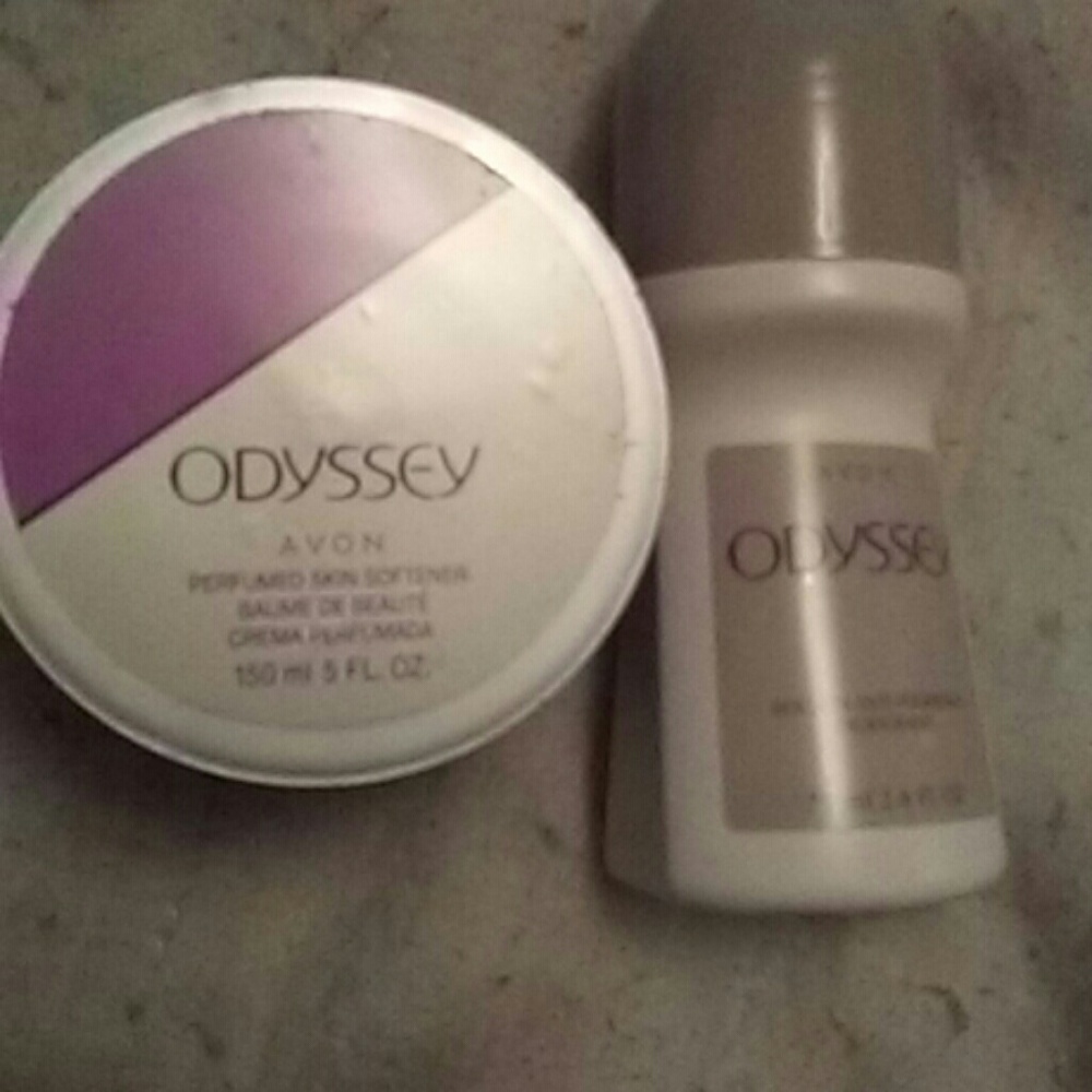 2 pc Avon Odyssey Set